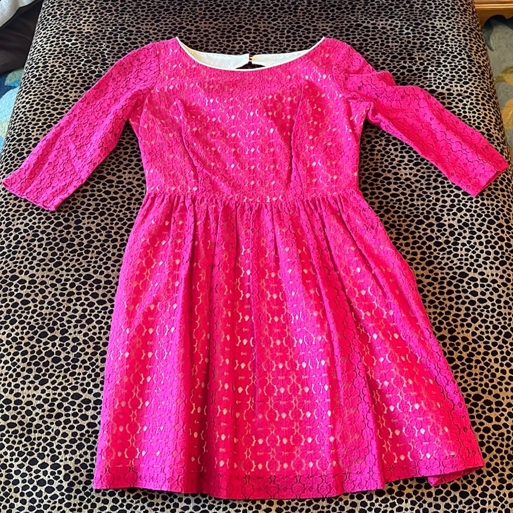 LOVELY BRIGHT PINK LACE LILLY PULITZER DRESS WITH KEY HOLE BACK SZ 2